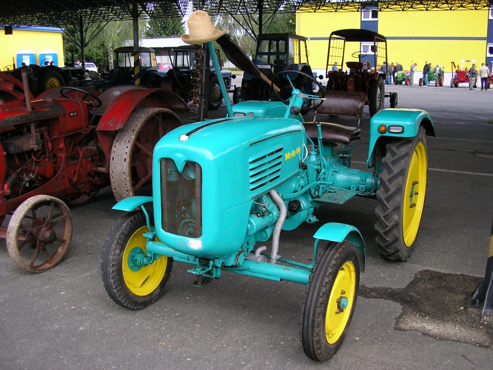 Prad�de�k�v traktor 2012