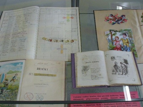 Výstava Kdo si hraje nezlobí II v J. Hradci Výstava Kdo si hraje nezlobí II v J. Hradci