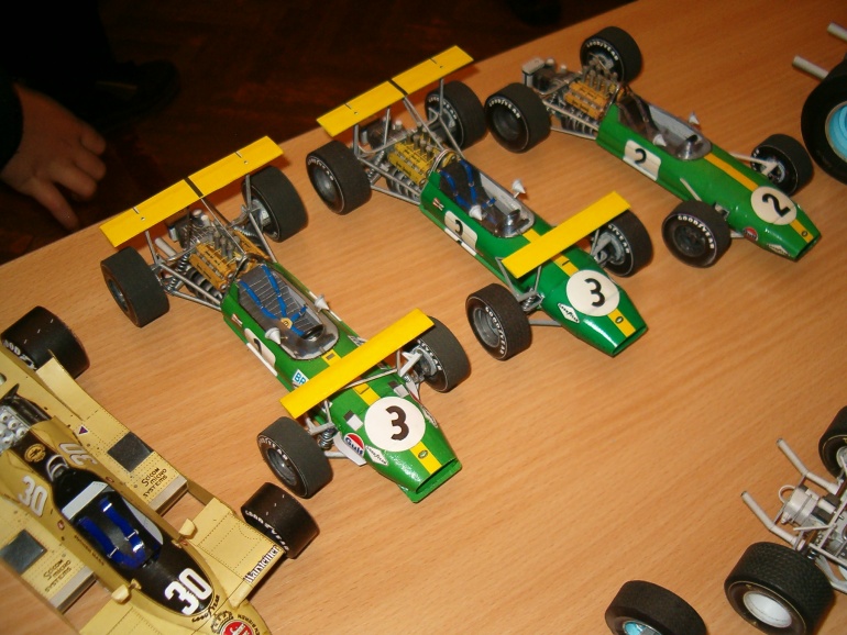 54358