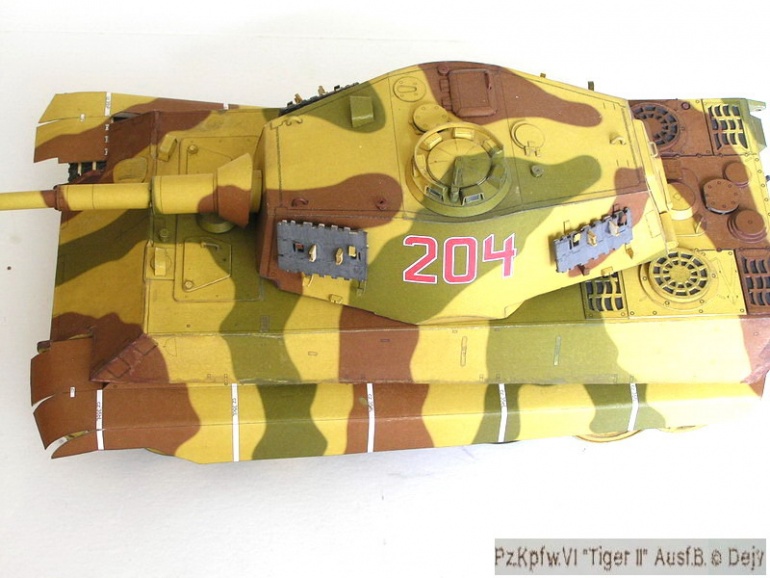 Pz.Kpfw. VI Ausf.B Tiger II (Plná velikost v novém okně) Pz.Kpfw. VI Ausf.B Tiger II