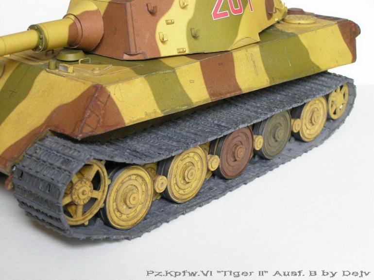 Pz.Kpfw. VI Ausf.B Tiger II (Plná velikost v novém okně) Pz.Kpfw. VI Ausf.B Tiger II