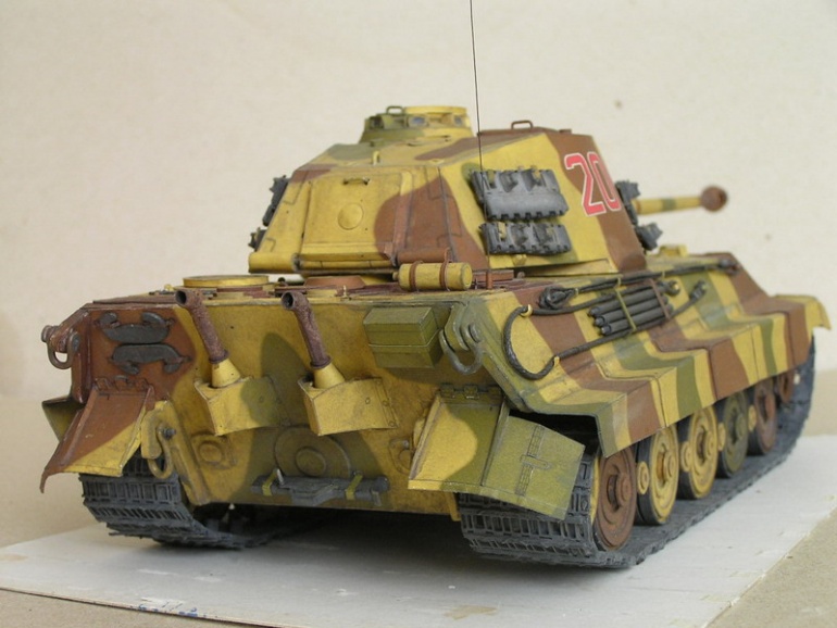 Pz.Kpfw. VI Ausf.B Tiger II (Plná velikost v novém okně) Pz.Kpfw. VI Ausf.B Tiger II