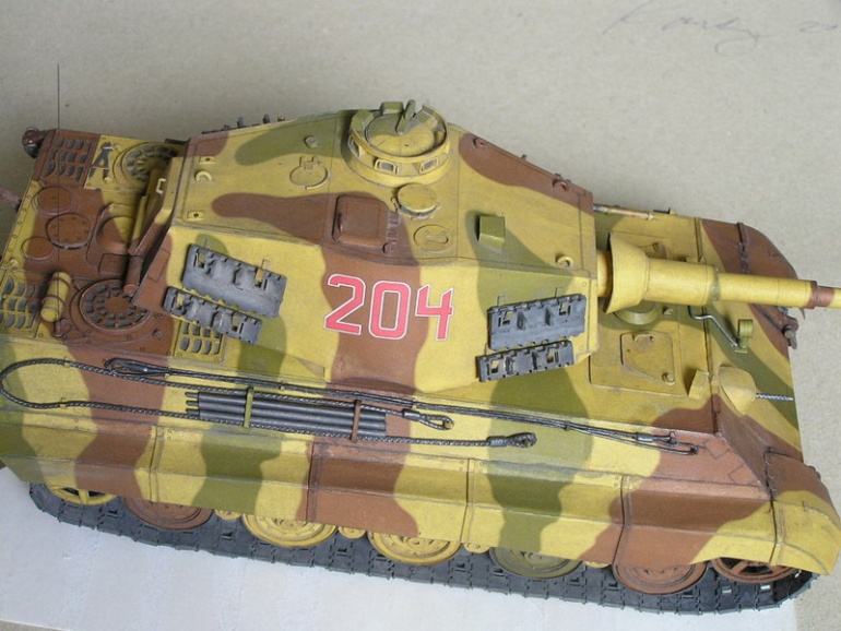 Pz.Kpfw. VI Ausf.B Tiger II (Plná velikost v novém okně) Pz.Kpfw. VI Ausf.B Tiger II