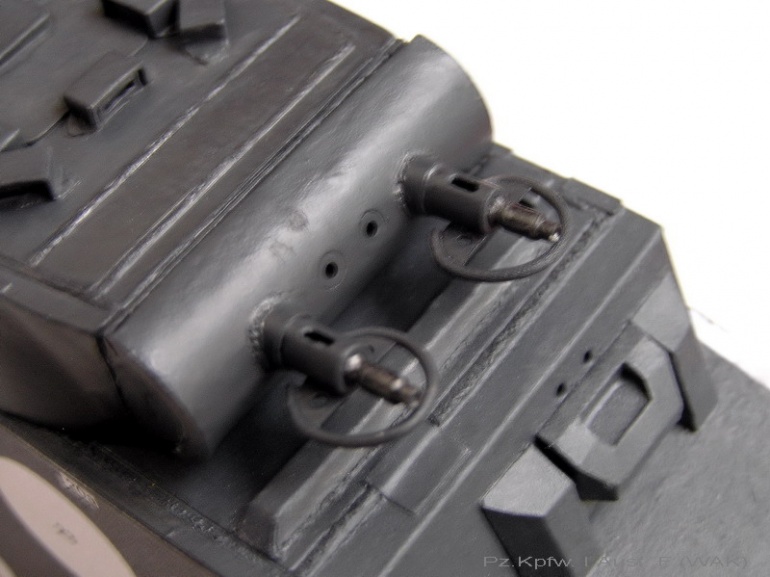 Pz.Kpfw.I Ausf F (Plná velikost v novém okně) Pz.Kpfw.I Ausf F