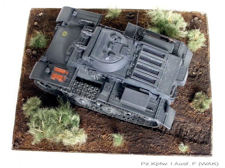 Pz.Kpfw.I Ausf F (Plná velikost v novém okně) Pz.Kpfw.I Ausf F
