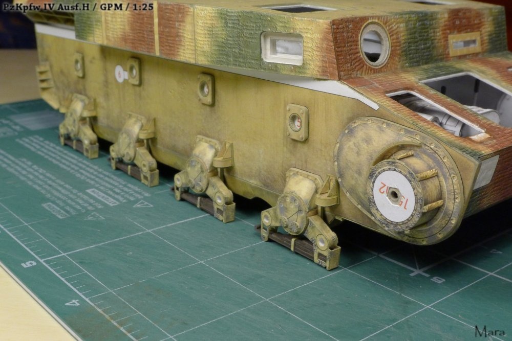 PzKpfw IV Ausf.H (Plná velikost v novém okně) PzKpfw IV Ausf.H
