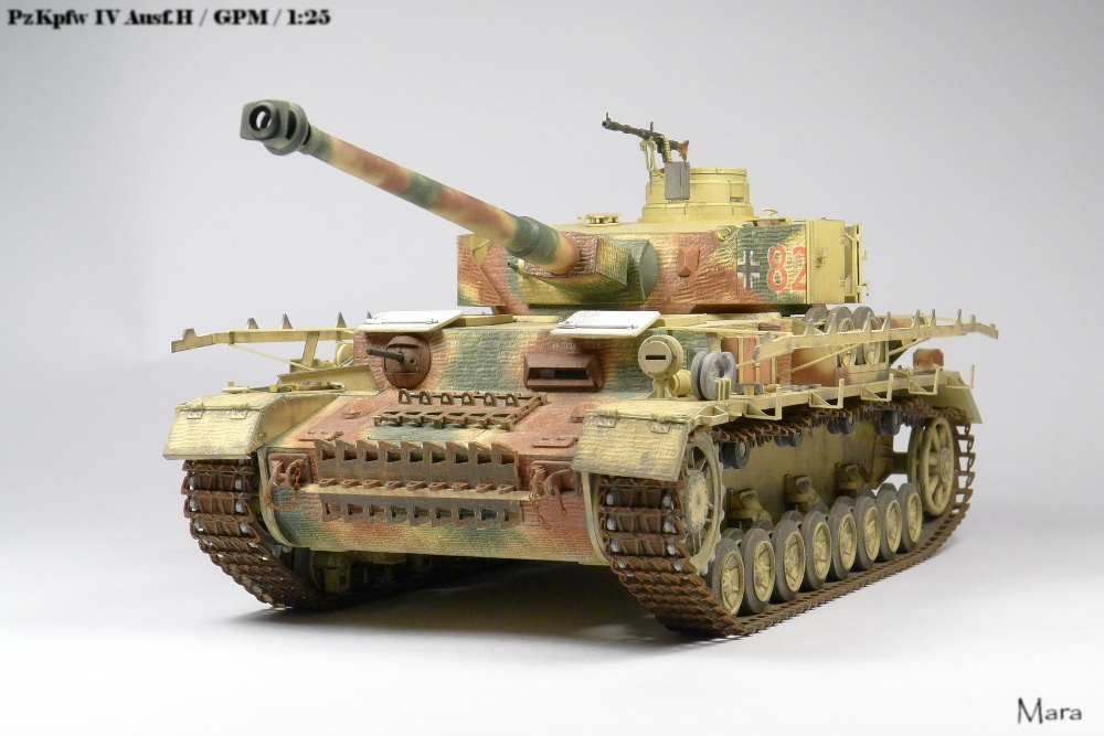 PzKpfw IV Ausf.H (Plná velikost v novém okně) PzKpfw IV Ausf.H