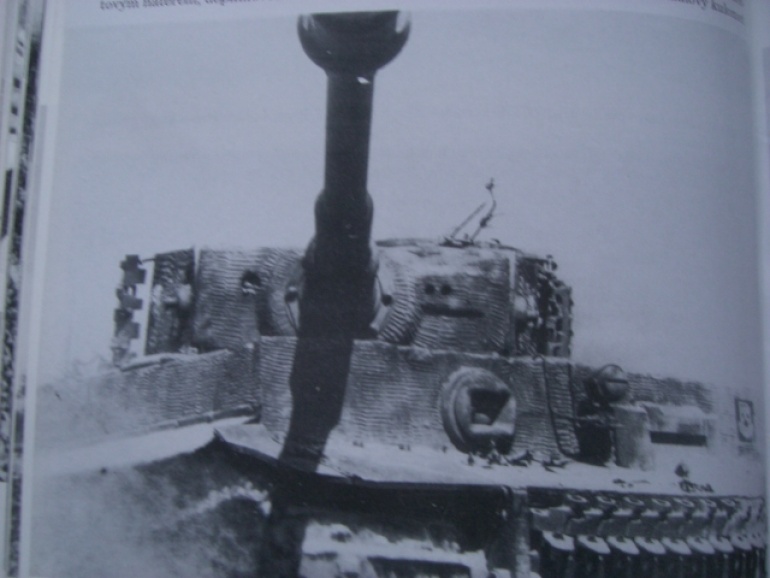 PzKpfw VI TIGER Ausf.E (Plná velikost v novém okně) PzKpfw VI TIGER Ausf.E
