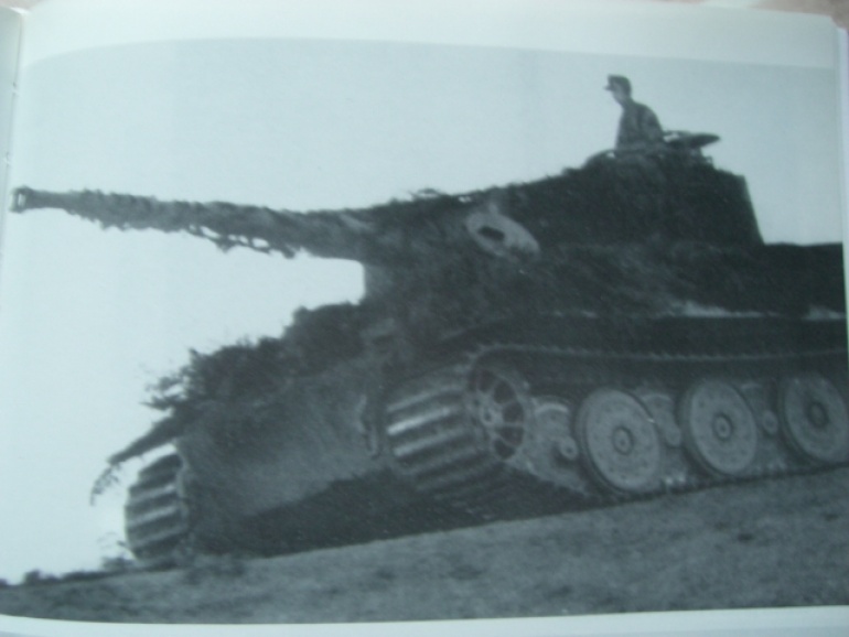 PzKpfw VI TIGER Ausf.E (Plná velikost v novém okně) PzKpfw VI TIGER Ausf.E