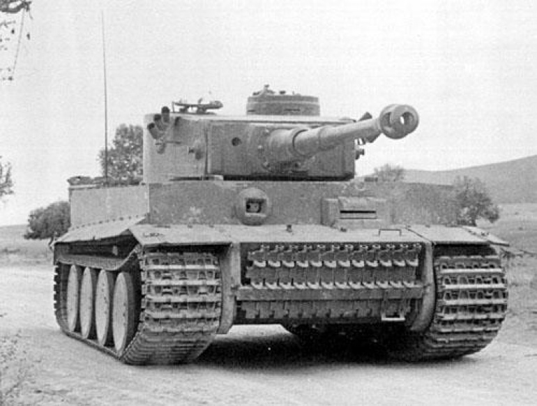 PzKpfw VI Tiger I / Halinski / 1:25 Kovář (Plná velikost v novém okně) PzKpfw VI Tiger I / Halinski / 1:25 Kovář