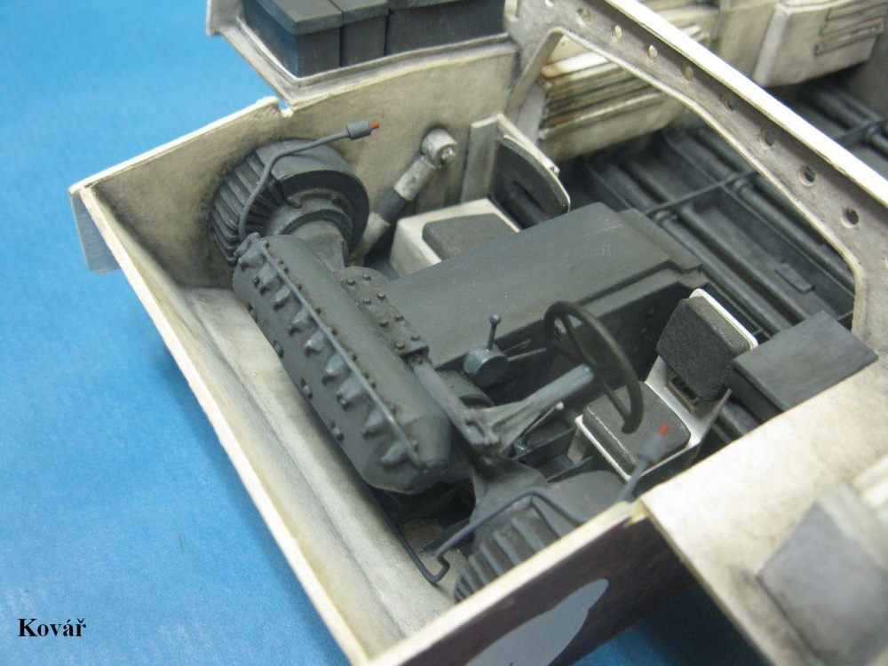 PzKpfw VI Tiger I / Halinski / 1:25 Kovář (Plná velikost v novém okně) PzKpfw VI Tiger I / Halinski / 1:25 Kovář