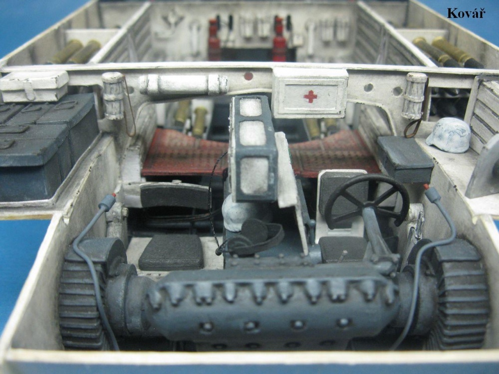 PzKpfw VI Tiger I / Halinski / 1:25 Kovář (Plná velikost v novém okně) PzKpfw VI Tiger I / Halinski / 1:25 Kovář