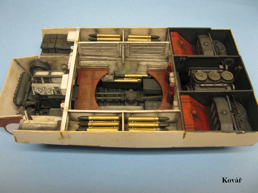 PzKpfw VI Tiger I / Halinski / 1:25 Kov��