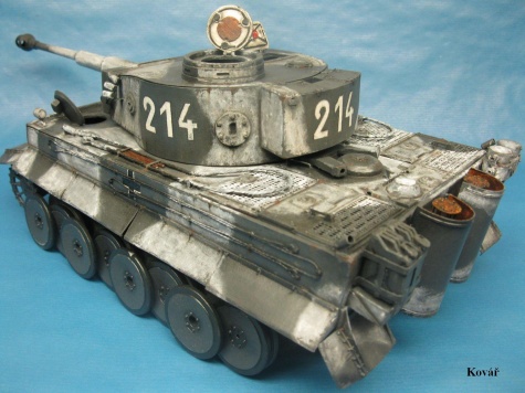 PzKpfw VI Tiger I / Halinski / 1:25 Kovář PzKpfw VI Tiger I / Halinski / 1:25 Kovář