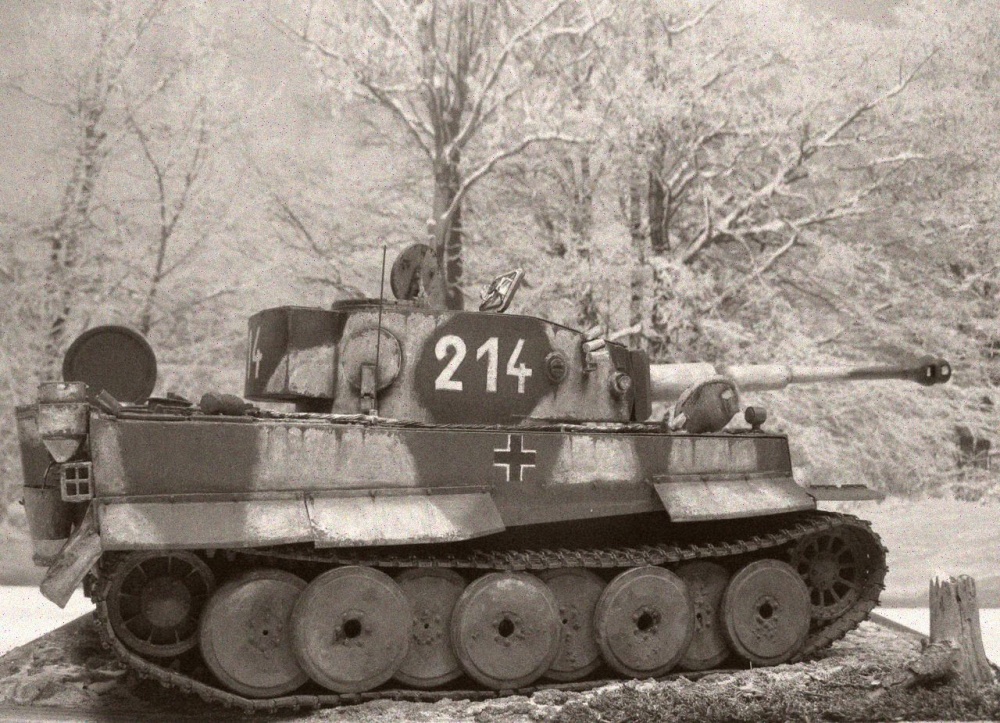 PzKpfw VI Tiger I / Halinski / 1:25 Kovář (Plná velikost v novém okně) PzKpfw VI Tiger I / Halinski / 1:25 Kovář
