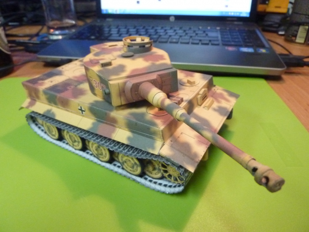PzKpfw VI Tiger (Plná velikost v novém okně) PzKpfw VI Tiger