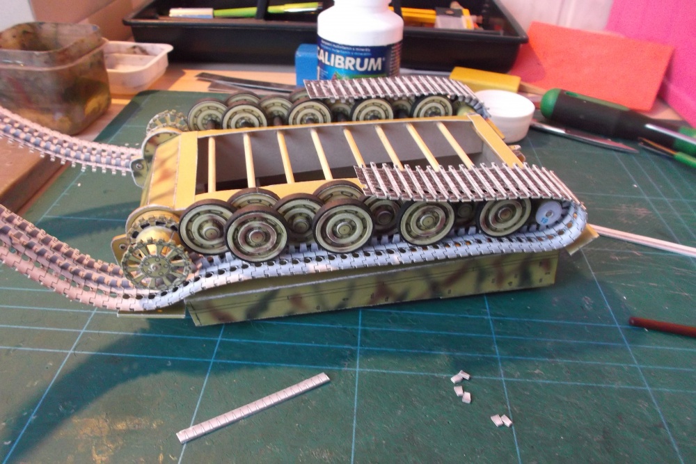 PzKpfw VI Tiger Ausf hibrid , dokončování (Plná velikost v novém okně) PzKpfw VI Tiger Ausf hibrid , dokončování