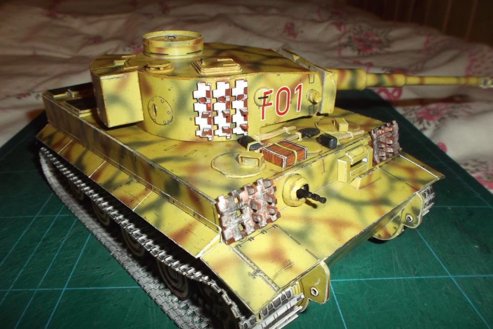 PzKpfw VI Tiger Ausf hibrid , dokončování (Plná velikost v novém okně) PzKpfw VI Tiger Ausf hibrid , dokončování