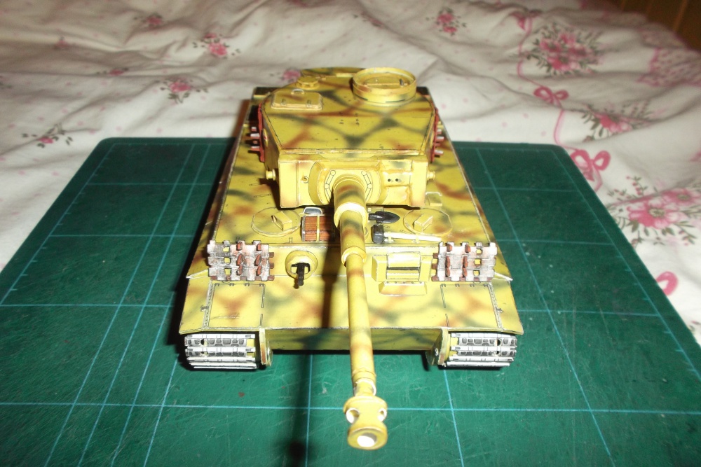PzKpfw VI Tiger Ausf hibrid , dokončování (Plná velikost v novém okně) PzKpfw VI Tiger Ausf hibrid , dokončování
