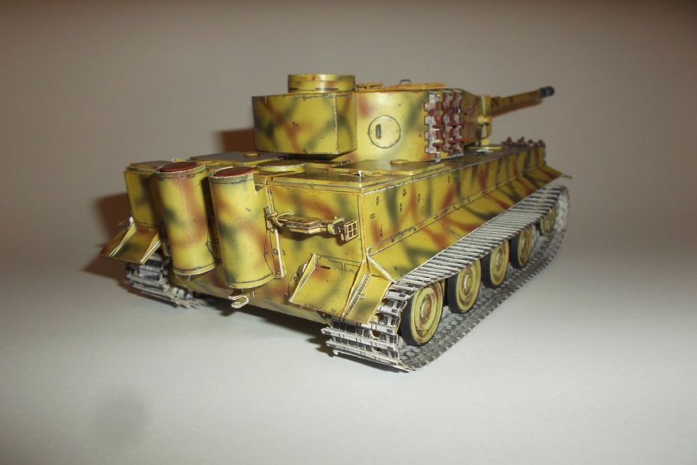 PzKpfw VI Tiger Ausf hibrid , dokončování (Plná velikost v novém okně) PzKpfw VI Tiger Ausf hibrid , dokončování