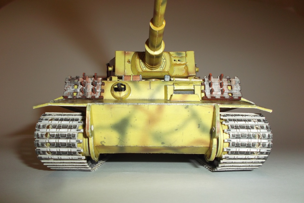 PzKpfw VI Tiger Ausf hibrid , dokončování (Plná velikost v novém okně) PzKpfw VI Tiger Ausf hibrid , dokončování
