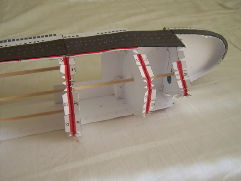 R.M.S. TITANIC (Plná velikost v novém okně) R.M.S. TITANIC