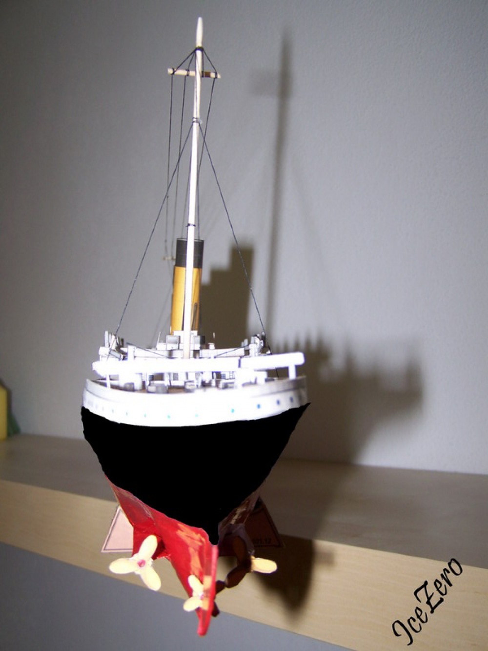 R.M.S. TITANIC 