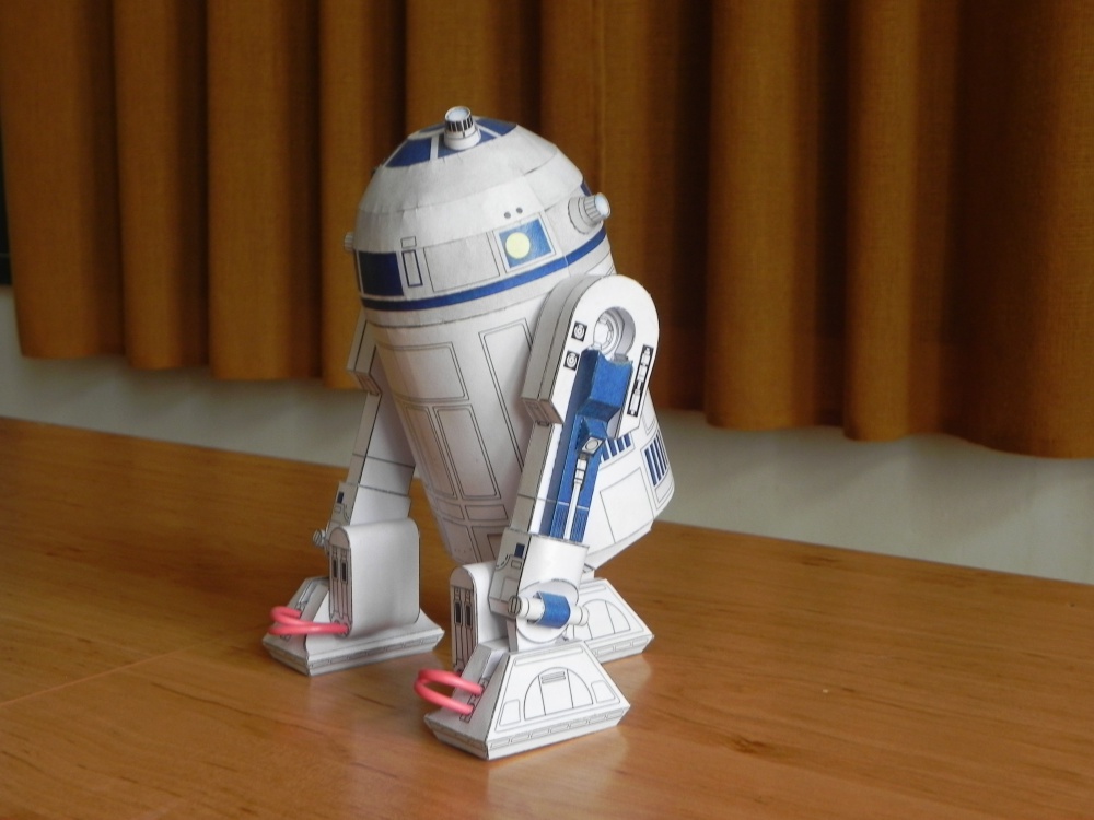 R2-D2 (Plná velikost v novém okně) R2-D2
