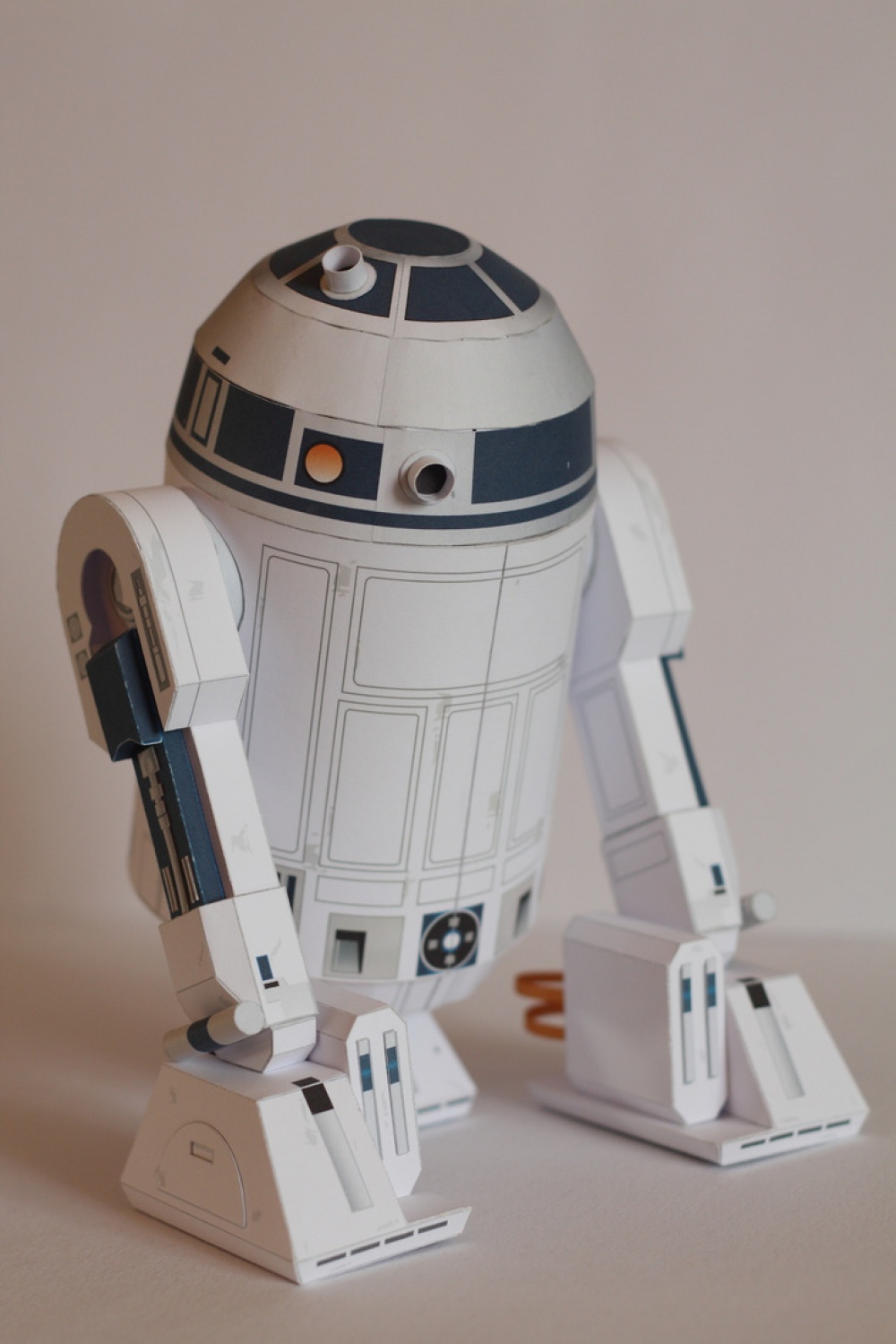 R2-D2 (Plná velikost v novém okně) R2-D2