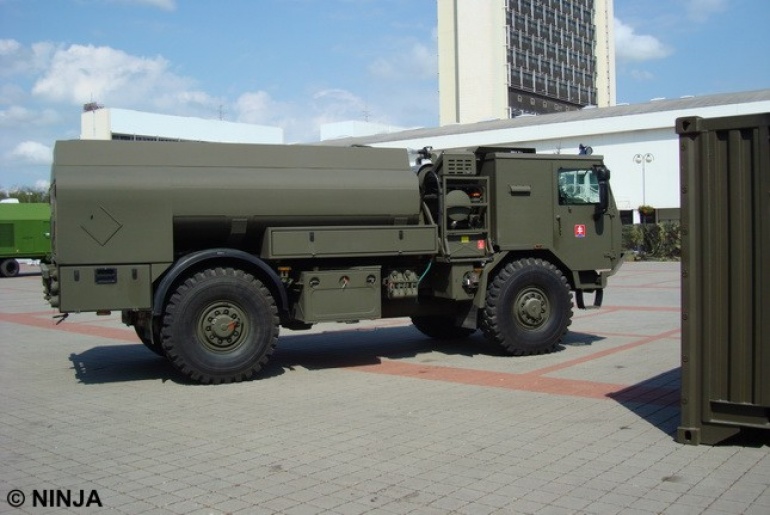 89402