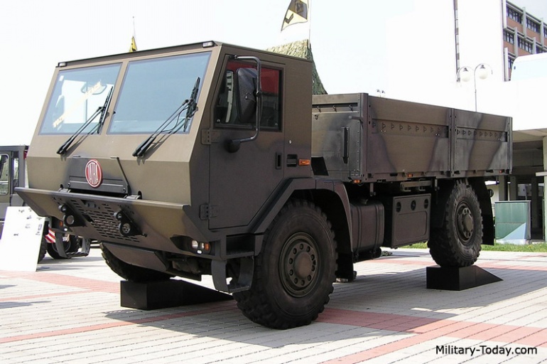 Řada T 815-7 různé foto (Plná velikost v novém okně) Řada T 815-7 různé foto