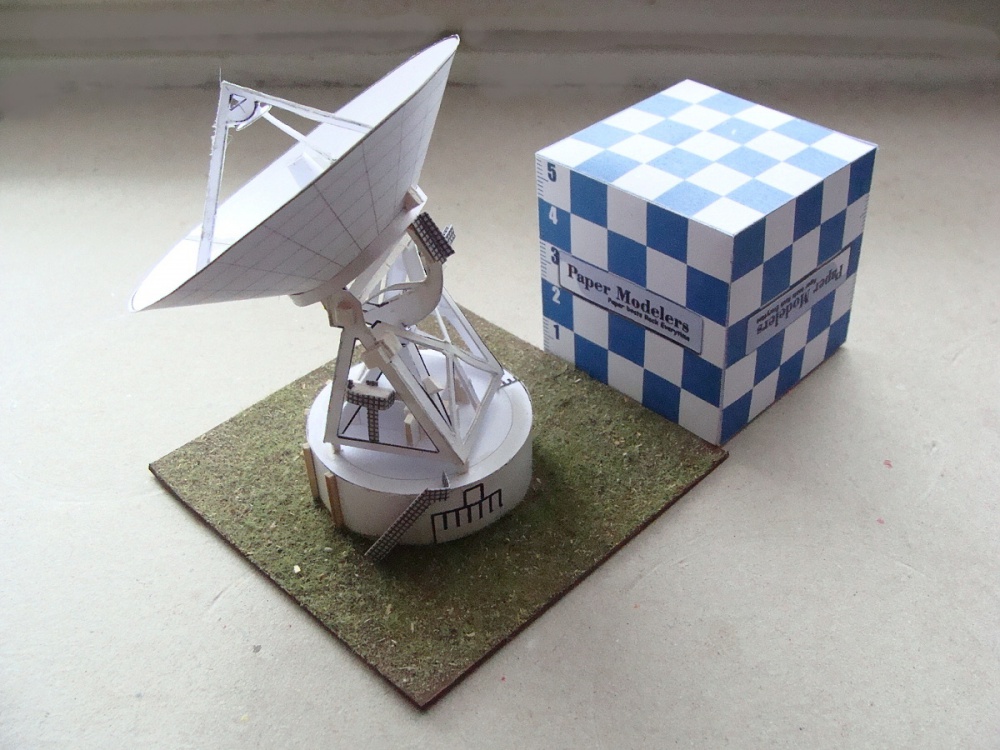 radio telescope 32 m typ Merlin (Pln� velikost v nov�m okn�) radio telescope 32 m typ Merlin