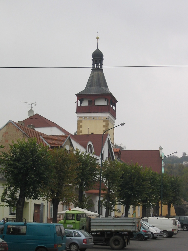 Radnice Dobrovice