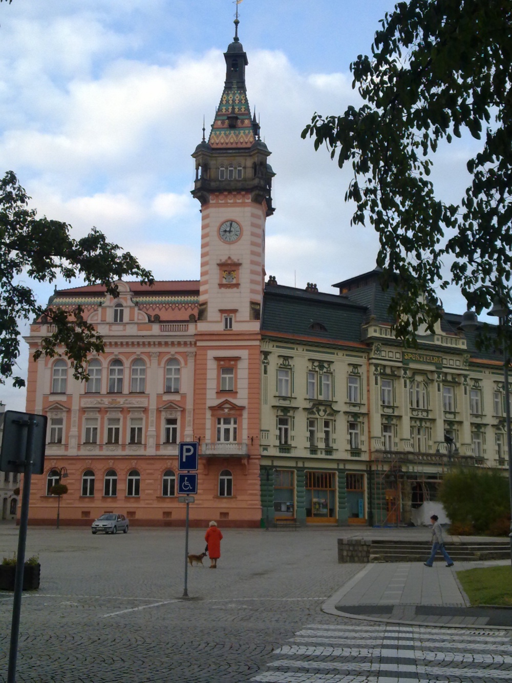 Krnovská radnice (Plnďż˝ velikost v novďż˝m oknďż˝) Krnovská radnice