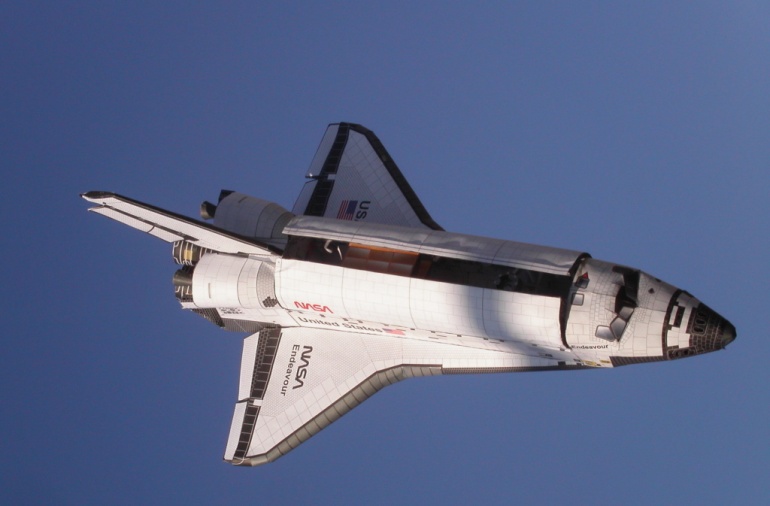 Raketoplán Endeavour (Plná velikost v novém okně) Raketoplán Endeavour