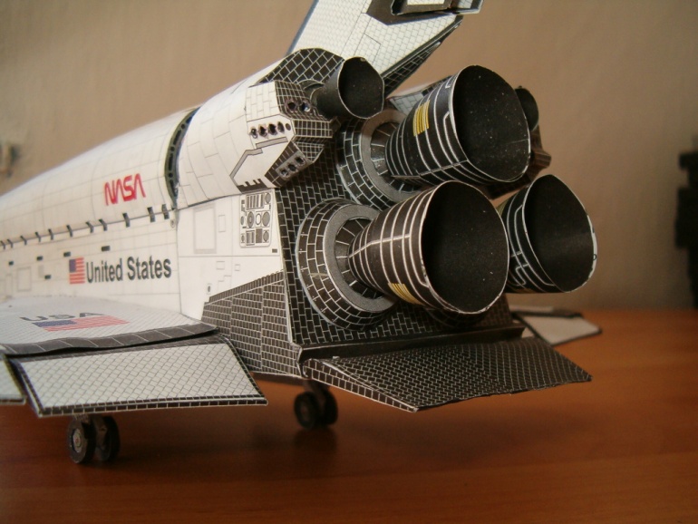 Raketoplán Endeavour (Plnďż˝ velikost v novďż˝m oknďż˝) Raketoplán Endeavour