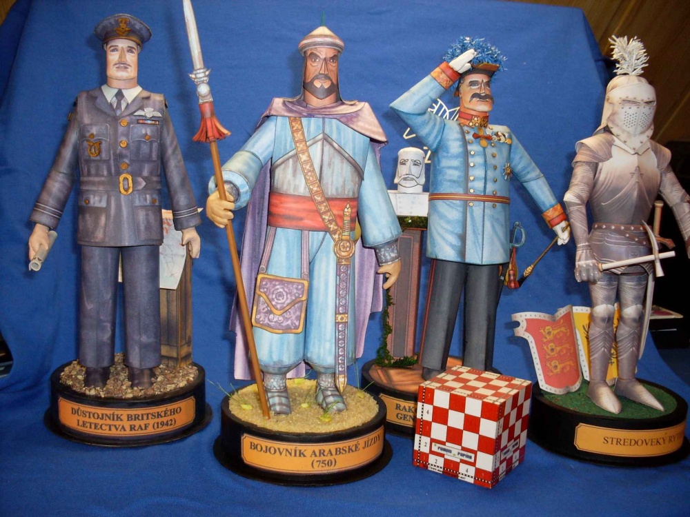 Figurky (Plná velikost v novém okně) Figurky