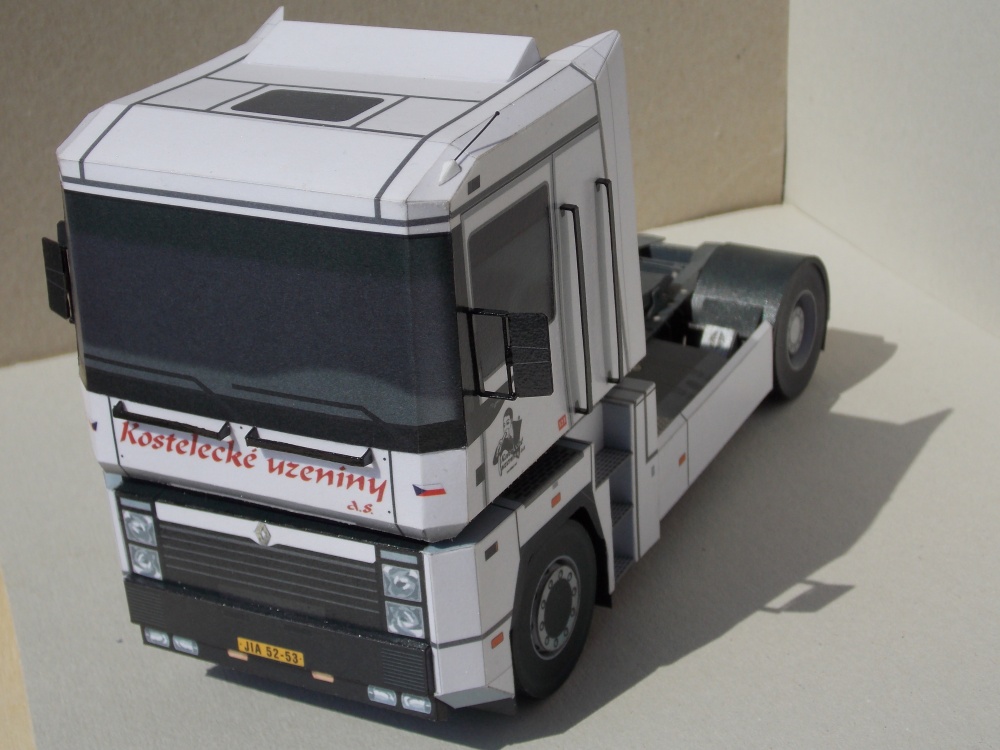 Renault Magnum
