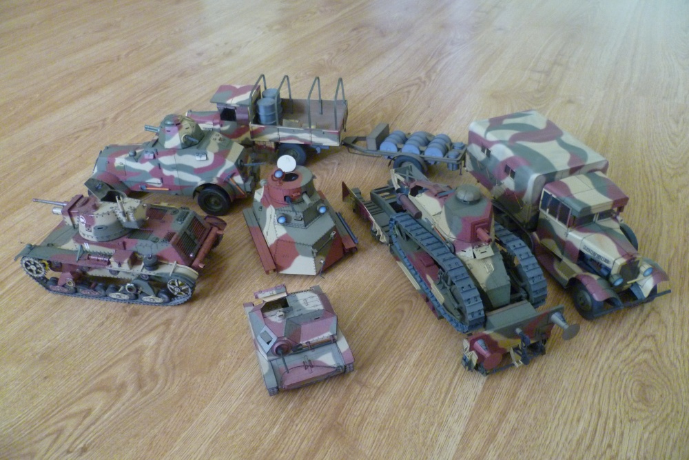 Renault R-17 + železniční podvozek (Plnďż˝ velikost v novďż˝m oknďż˝) Renault R-17 + železniční podvozek