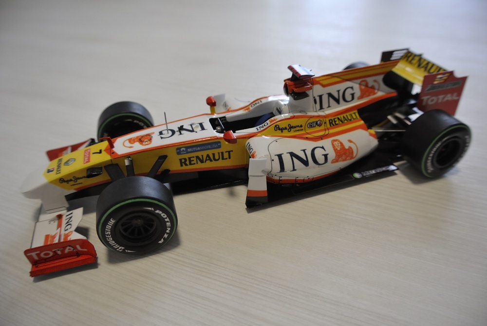 Renault R29 - Fernando Alonso, German GP 2009 (Plná velikost v novém okně) Renault R29 - Fernando Alonso, German GP 2009