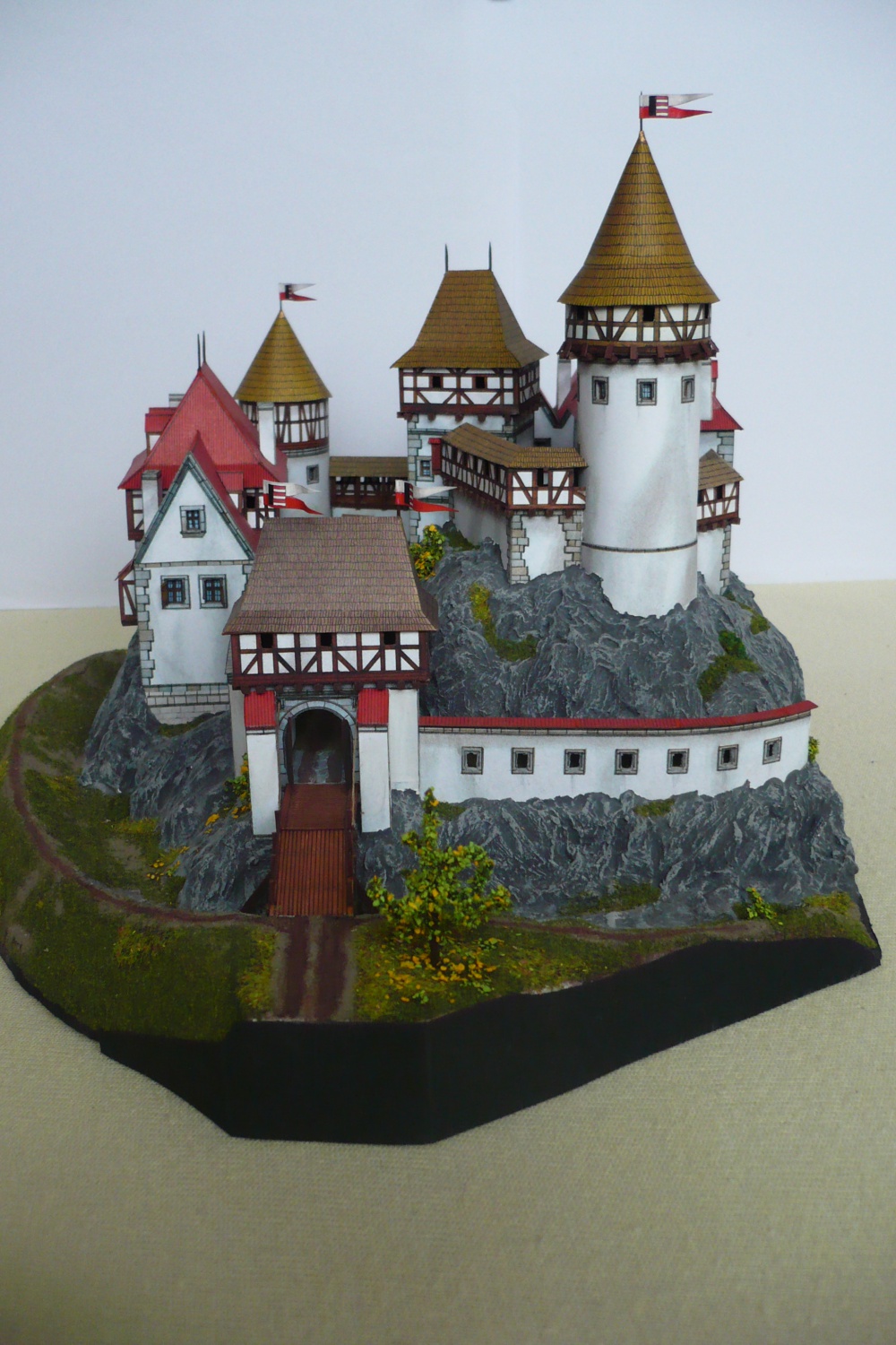 Romantický hrad ze 14. stol. (Plná velikost v novém okně) Romantický hrad ze 14. stol.