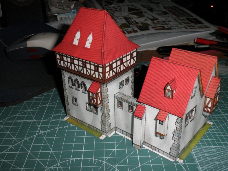 Romatický hrad ze 14. století (Plná velikost v novém okně) Romatický hrad ze 14. století