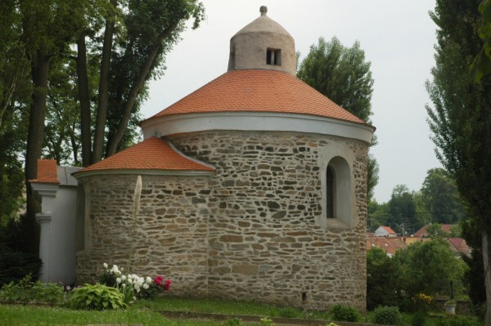 rotunda Nanebevzetí Panny Marie - Plaveč (Plná velikost v novém okně) rotunda Nanebevzetí Panny Marie - Plaveč