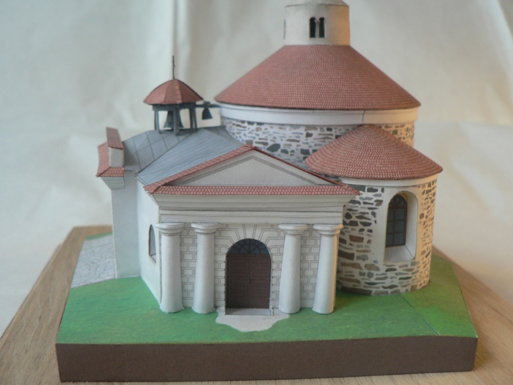 Rotunda Nanebevzetí Panny Marie - Plaveč (Plná velikost v novém okně) Rotunda Nanebevzetí Panny Marie - Plaveč