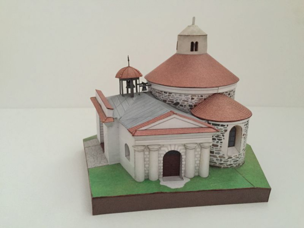 Rotunda Nanebevzetí Panny Marie Plaveč (Plná velikost v novém okně) Rotunda Nanebevzetí Panny Marie Plaveč