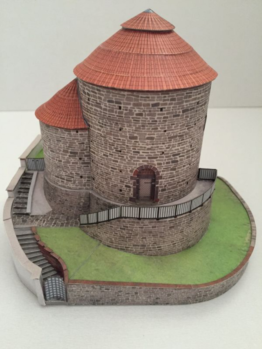 Rotunda sv. Kateřiny ve Znojmě (Plná velikost v novém okně) Rotunda sv. Kateřiny ve Znojmě