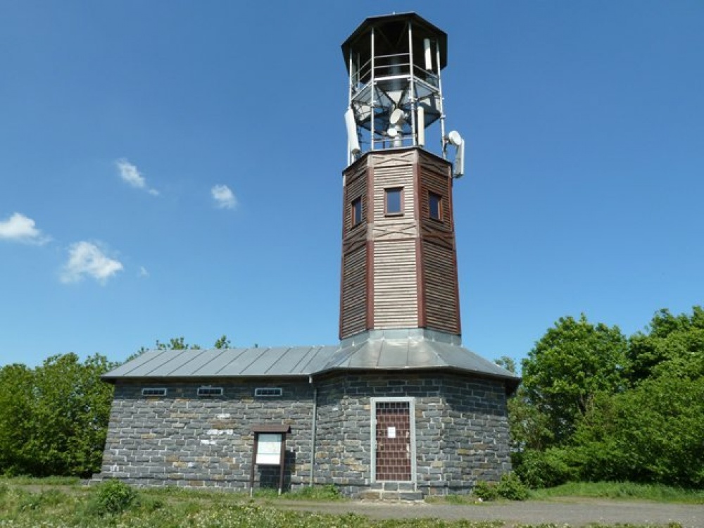 174304