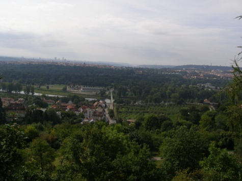 ROZHLEDNA akad.soch. Čestmíra Sušky v Botanické zahradě hl.m.Prahy ROZHLEDNA akad.soch. Čestmíra Sušky v Botanické zahradě hl.m.Prahy