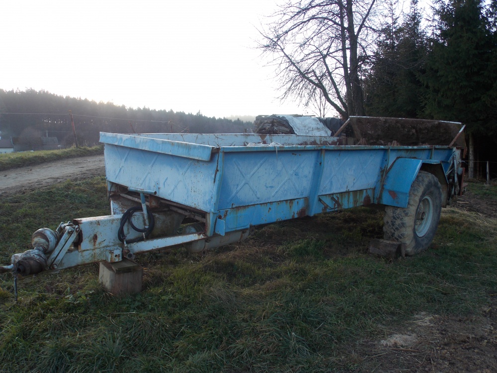 Rozmetadlo hnoje RUR-5 (Pln� velikost v nov�m okn�) Rozmetadlo hnoje RUR-5