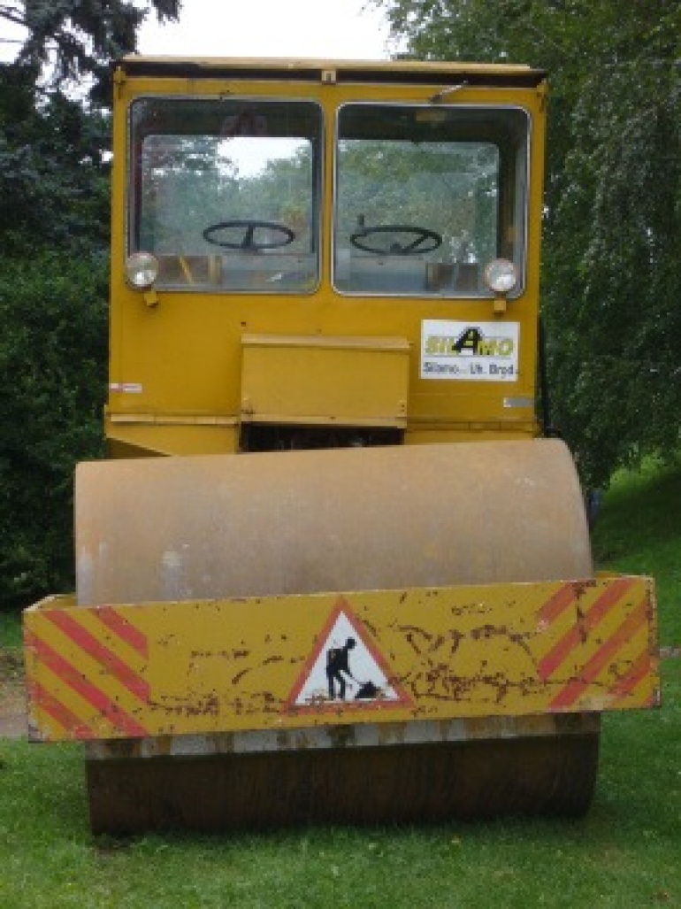 103749